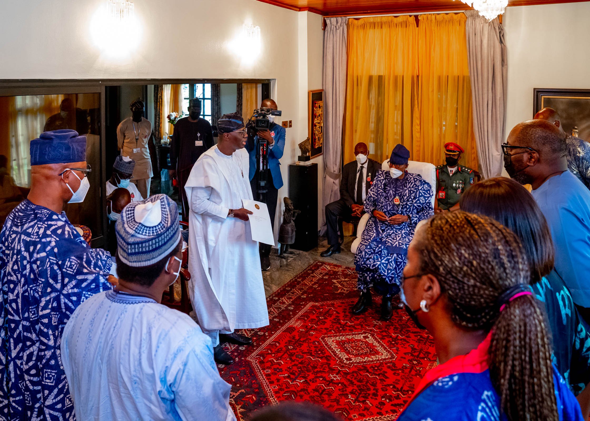 President Buhari, Sanwo-Olu, Abiodun Pay Condolence Visit To Shonekan's Family
